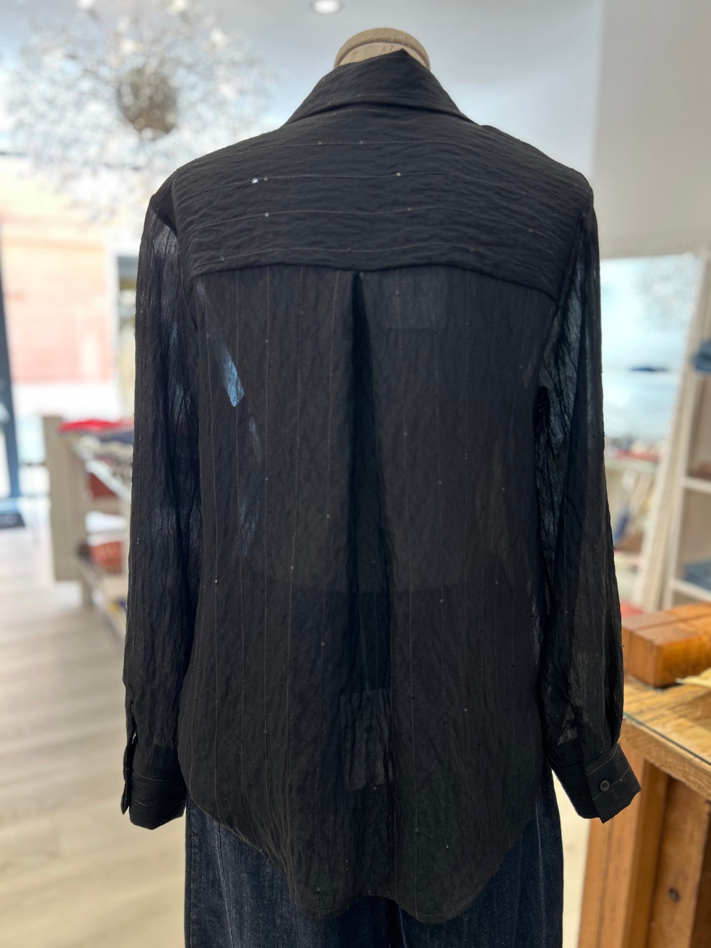 Camicia nera con piccole paillettes