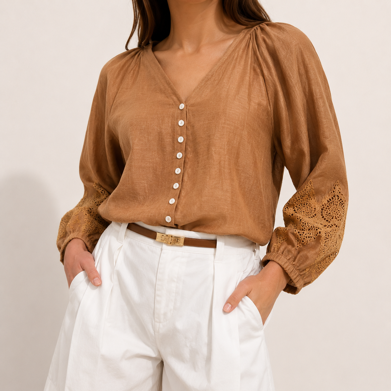 White sleeveless top with textured fabric from TOP e CAMICE collection