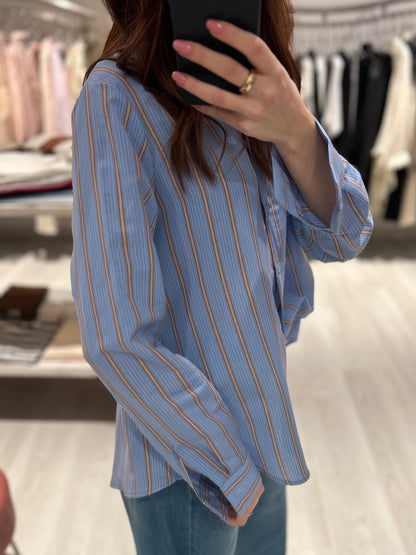 Camicia con spacco sulla schiena