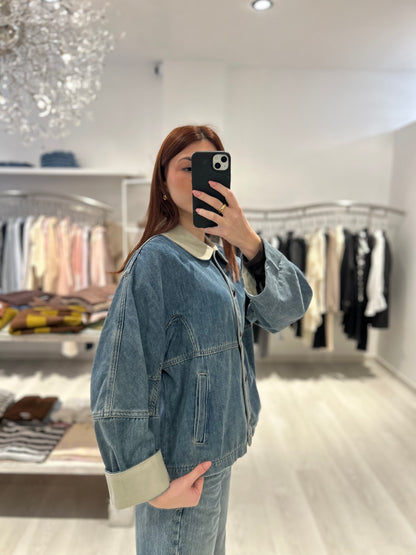 Giacca di jeans con bottoni