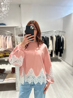 Felpa con pizzo bianco