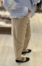 Jeans carrot vita alta