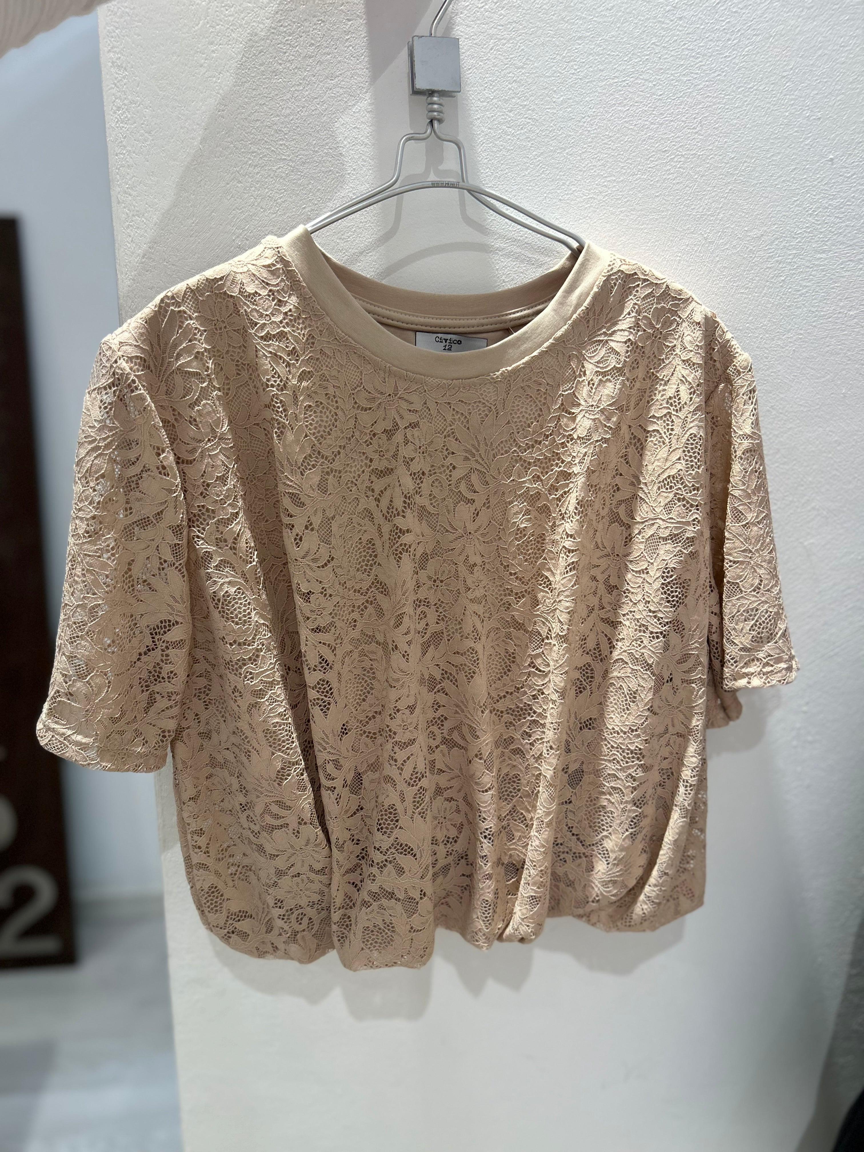 T-shirt palloncino in pizzo