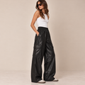 Pantalone cargo eco-pelle