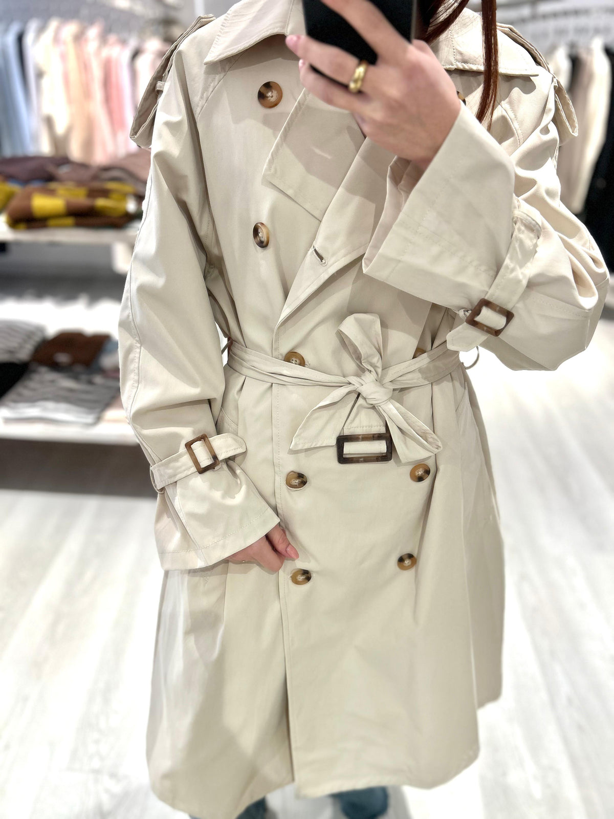 Trench panna con cintura
