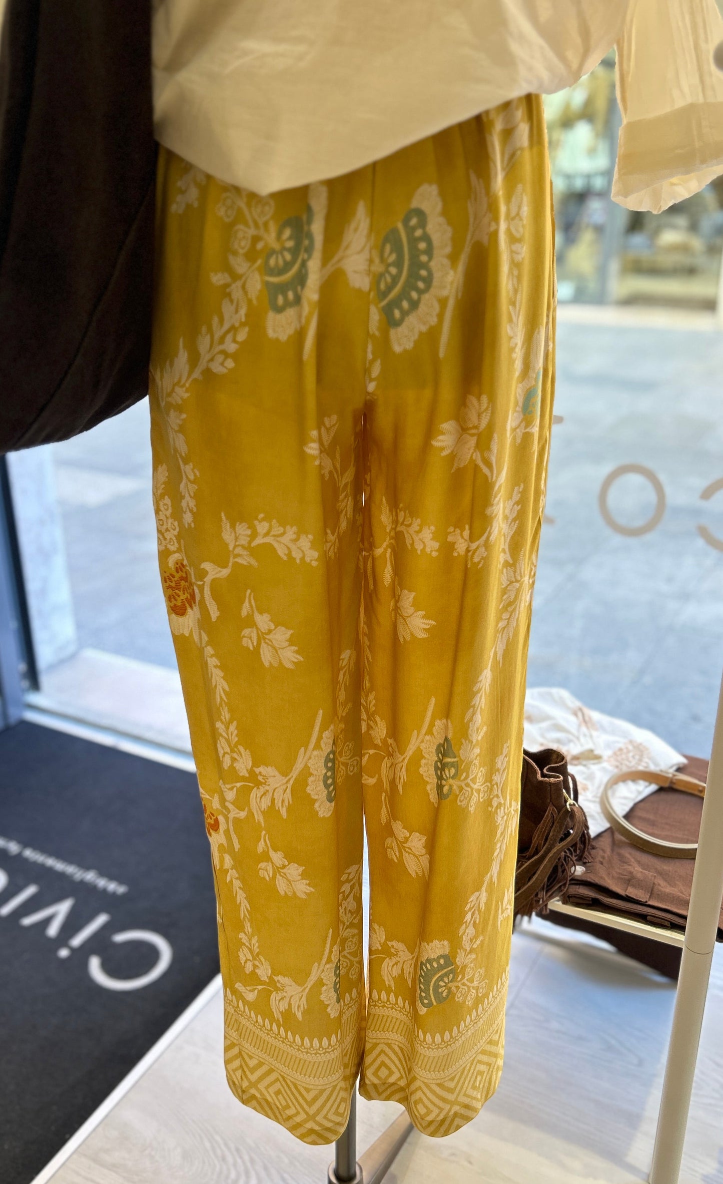 Pantalone Wu’ Side