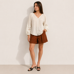 Camicia con manica ricamata