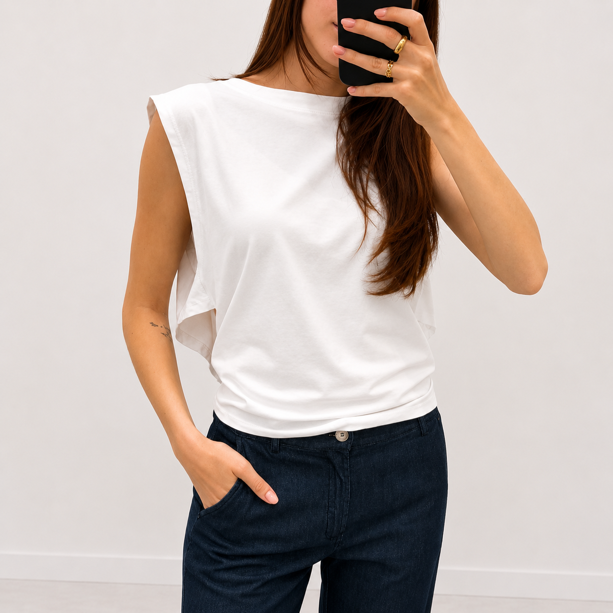 T-shirt con schiena scoperta