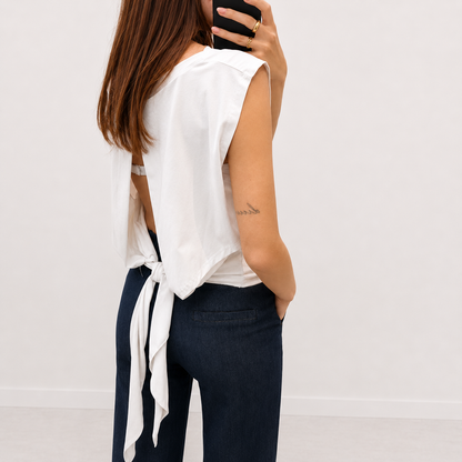 T-shirt con schiena scoperta