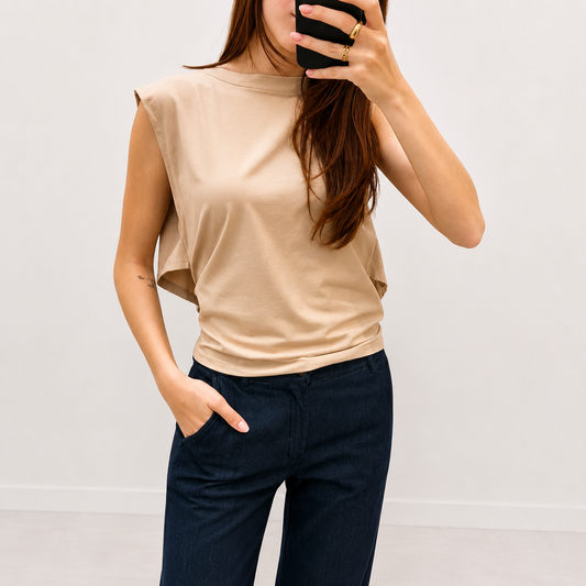 T-shirt con schiena scoperta
