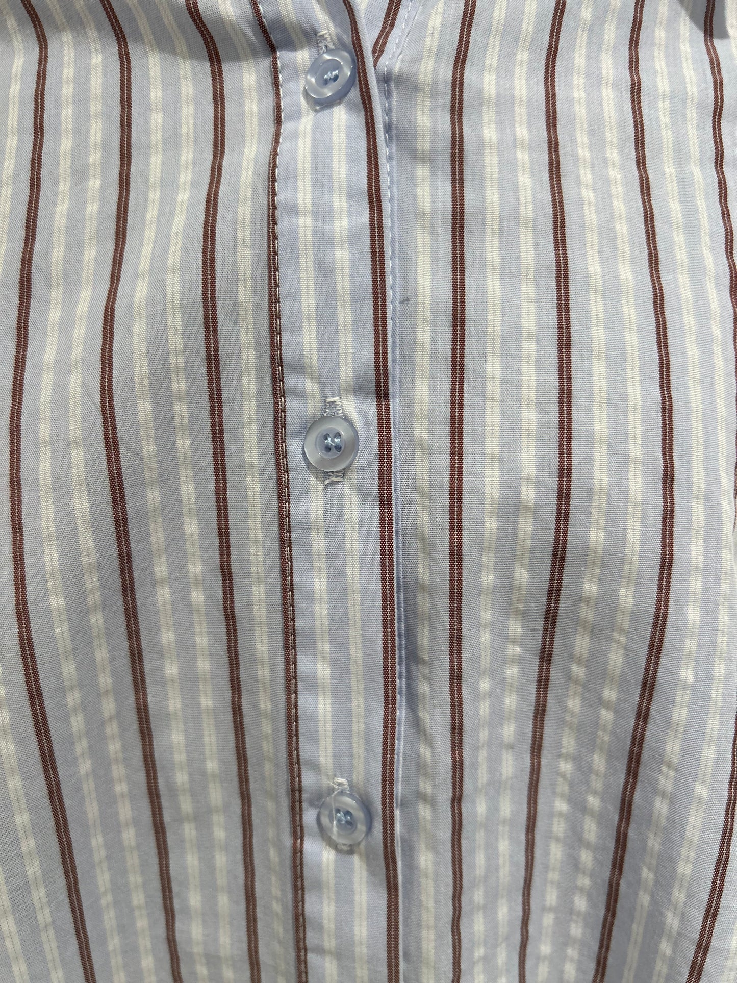 Camicia azzurra con righe bordeaux