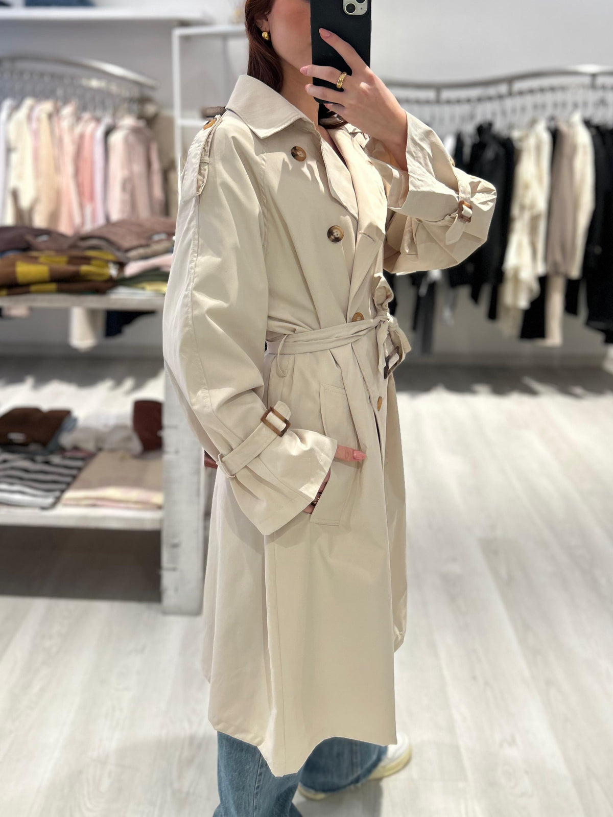 Trench panna con cintura