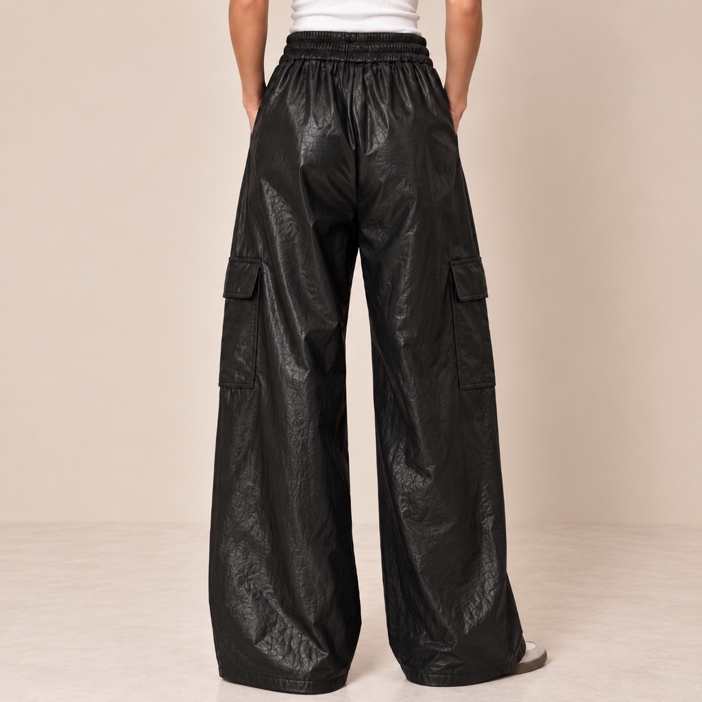Pantalone cargo eco-pelle