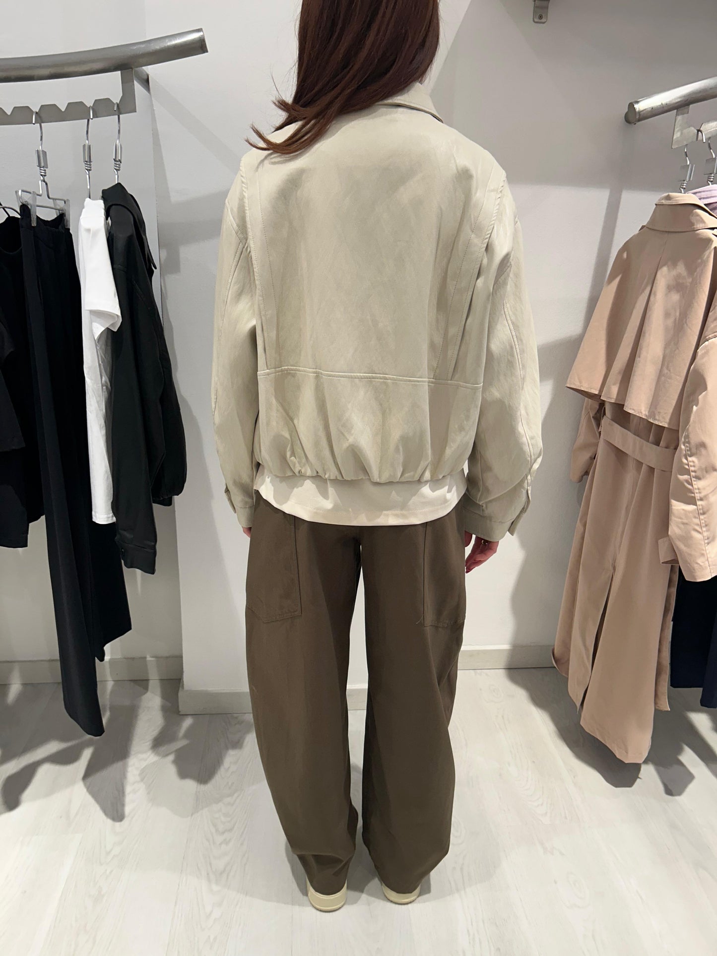 Pantalone "Carrot" con bottone